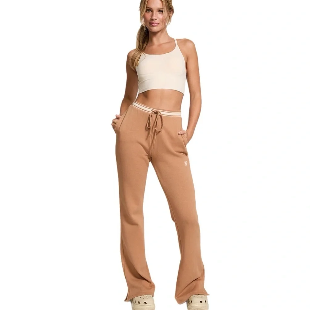 Victoria's Secret PINK Like New Ivy Fleece Split Hem Flare Sweatpants in Camel - Picture 1 of 7